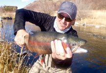  Situación de Pesca con Mosca de Trucha arcoiris – Imagen por Scott Marr en Fly dreamers