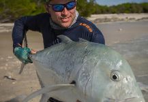  Fotografía de Pesca con Mosca de Giant Trevally - GT por Black Fly Eyes Flyfishing | Fly dreamers 