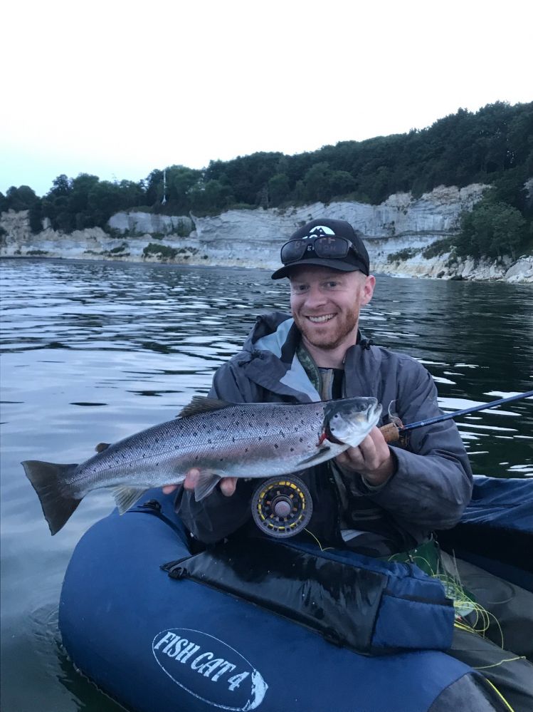 A sea run Brown trout from the floattube. Just so much fun and just look at the scenery. Stunning i my oppinion