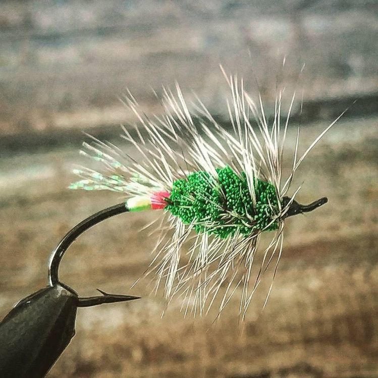 Green Machine atada en Daiichi Alec Jackson steelhead iron