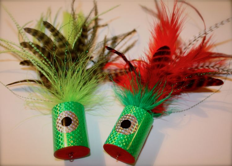 BIG Pike Poppers 
6/0 extended shanks with 1" diameter custom heads - these naughty boys sure push some water..