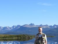 Yo con el Lago Windhong y los montes de la isla.